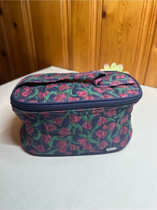 totes Handbags - totes Quilted Floral Cosmetic Bag - Navy with Pink Flowers